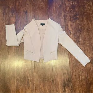 Cropped cream blazer